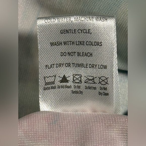 Lily by Firmiana Floral Multicolor Women's Top. 2XL - Picture 5 of 5